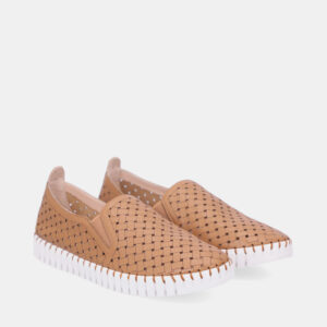 Tênis Moon New Ridge Luz da Lua Slip On Couro Amêndoa com Vazados